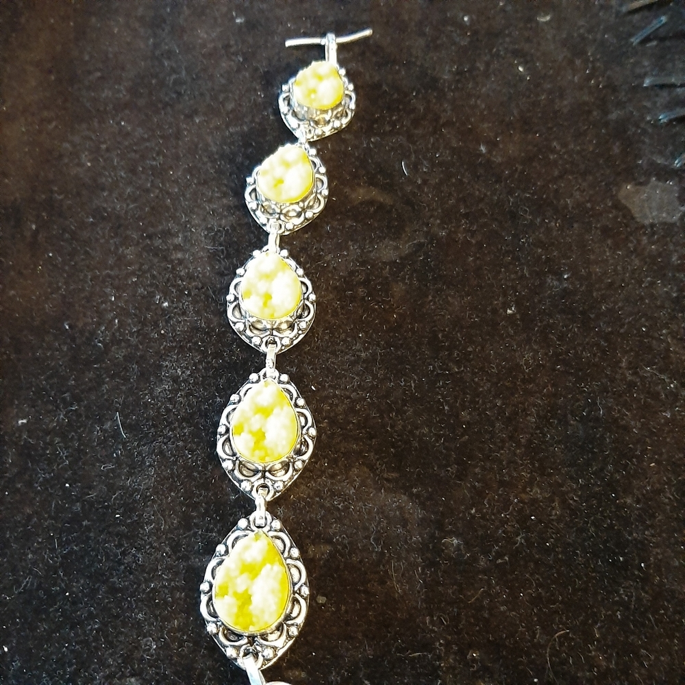 Ladies jewelry
